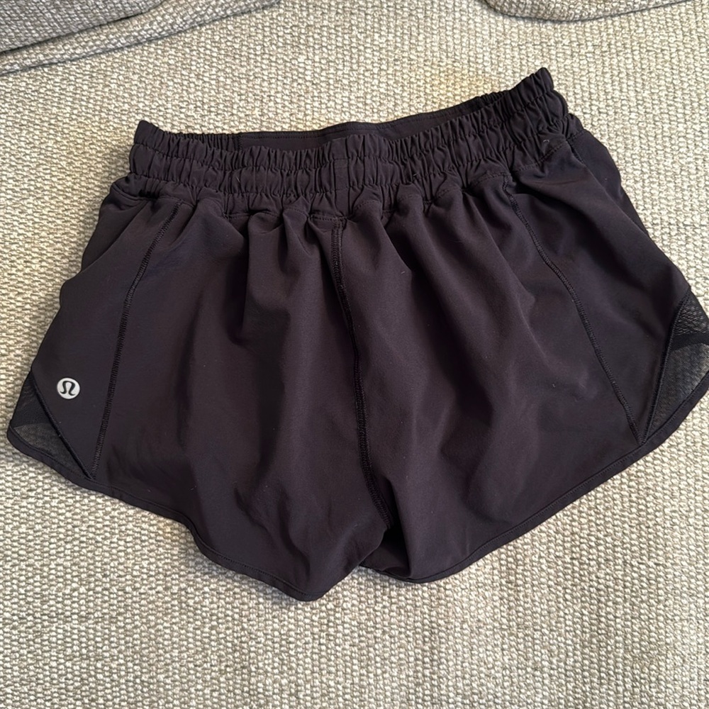 Lululemon hotty hot black shorts size 4 like new